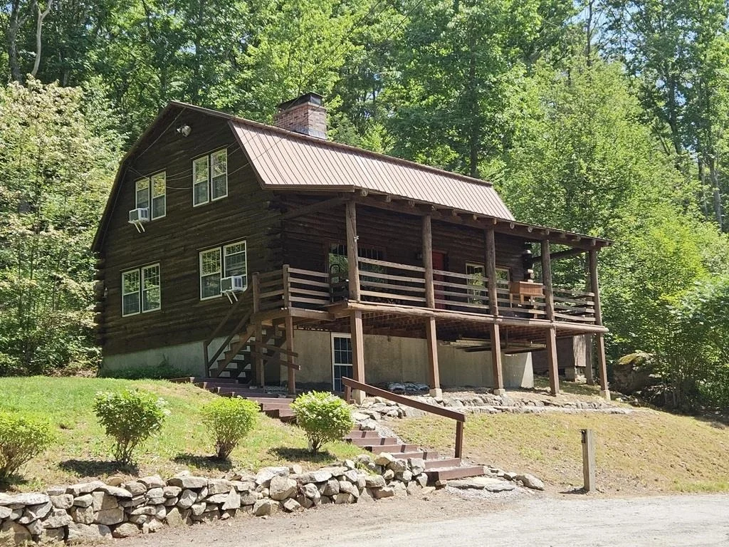Photo of 423 Old Walpole