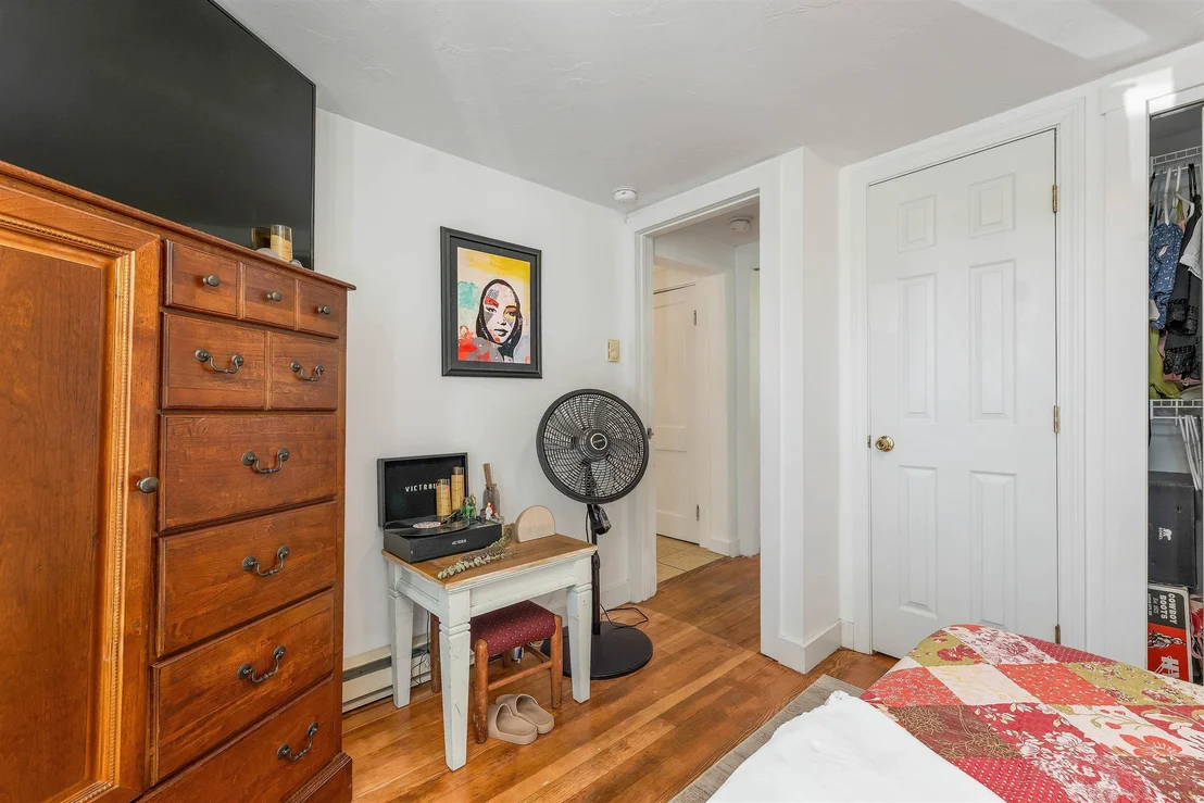 Photo of Unit E at 328 Daniel Webster