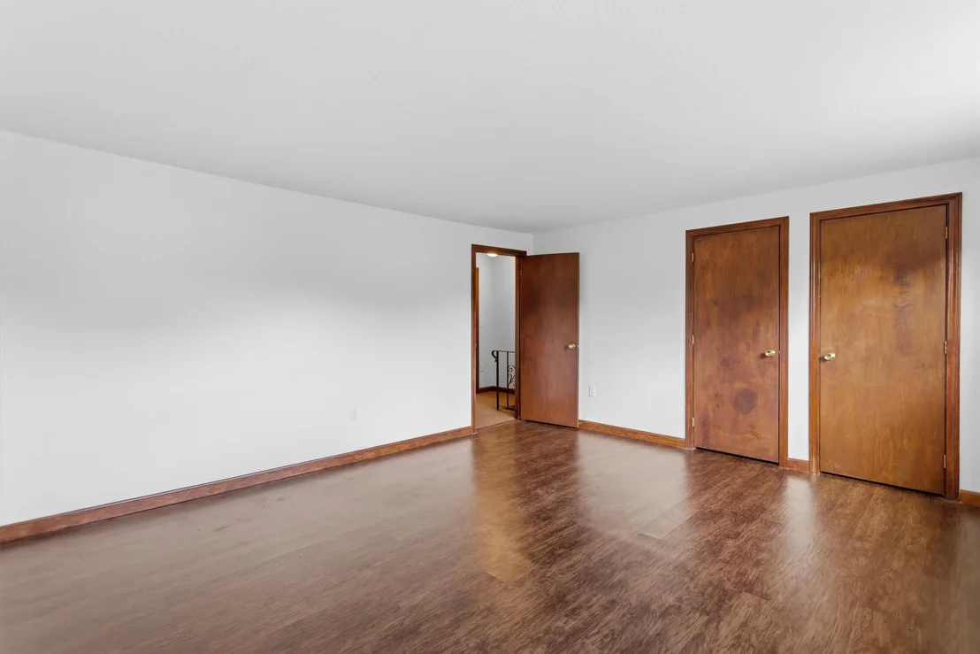 Photo of Unit UNITLUNITR at 31 Juniper