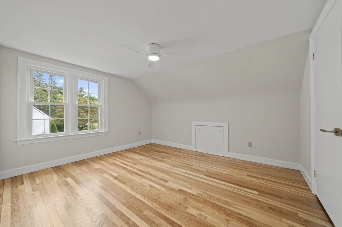 Photo of 9 Hillside