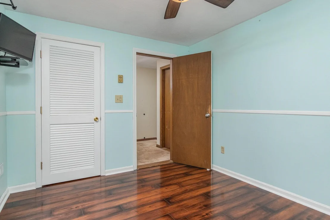 Photo of 20 Redfield