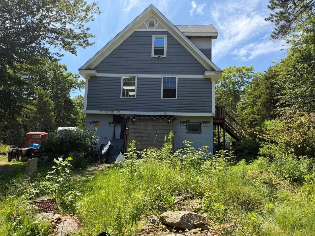 Photo of 943 N Barnstead