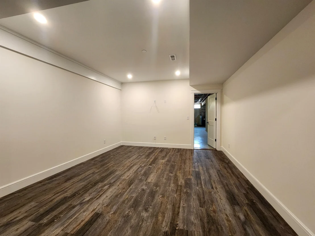 Photo of 9 Tilton