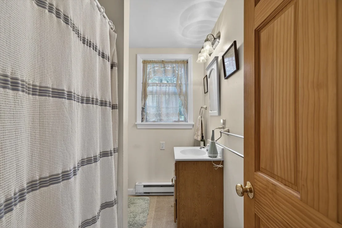 Photo of 408 Whitney
