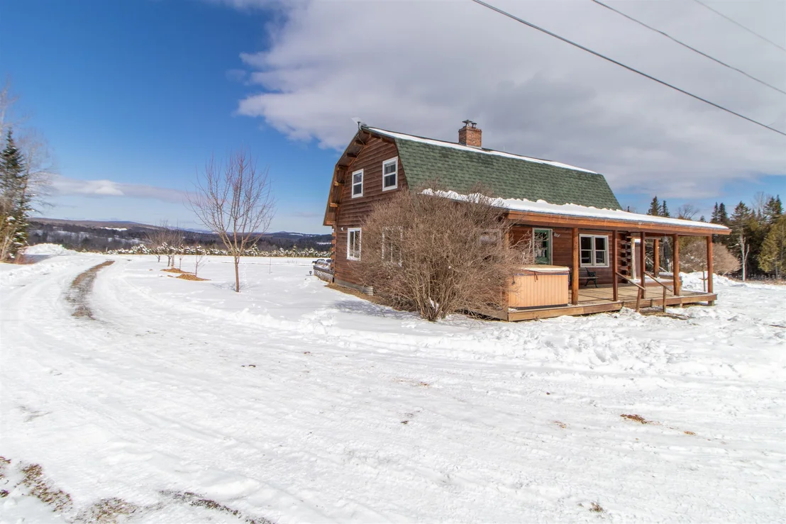 Photo of 2431 Roaring Brook
