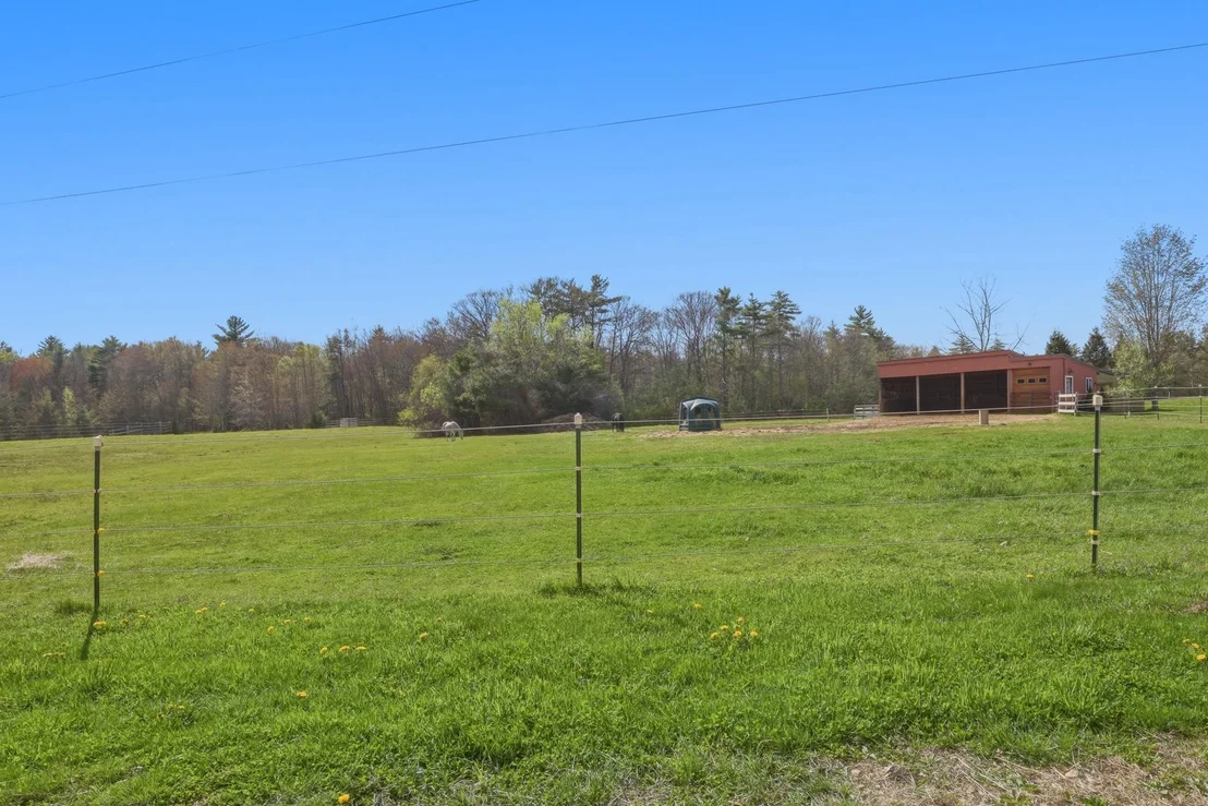 Photo of 557 South Barnstead