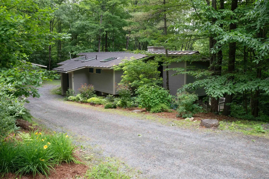 Photo of 477 Morgan