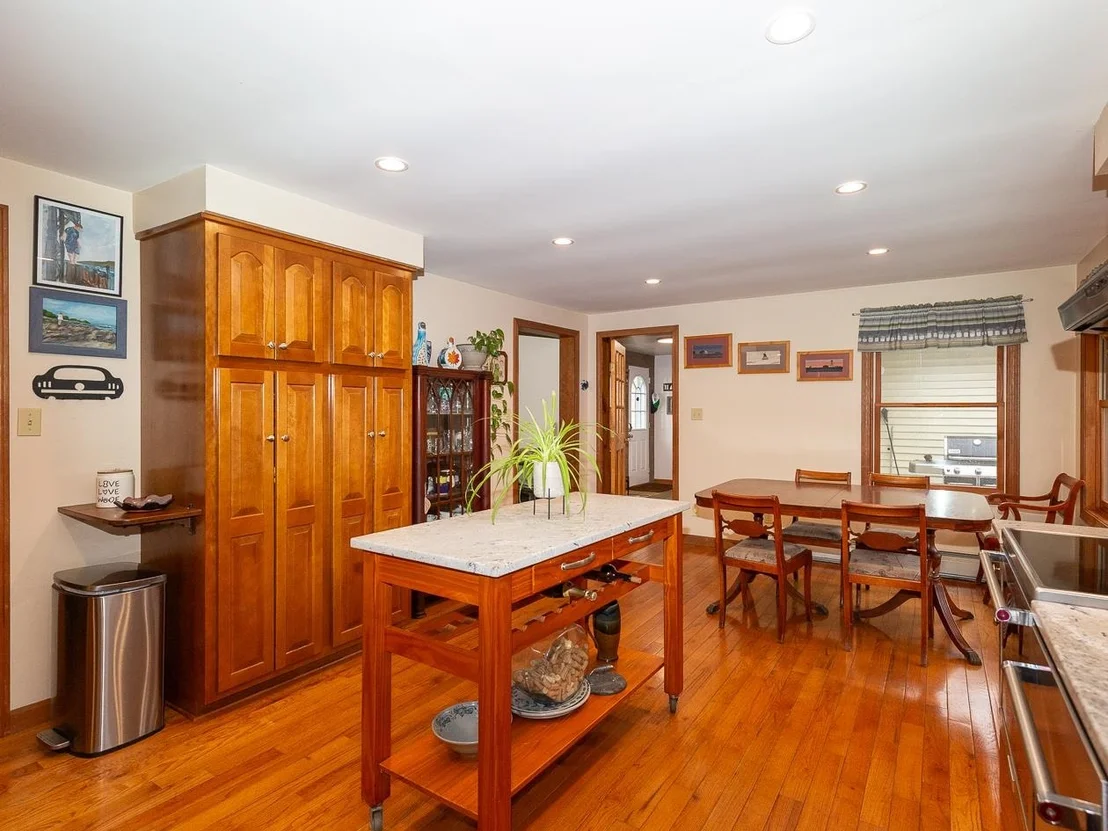 Photo of 8 Laurel