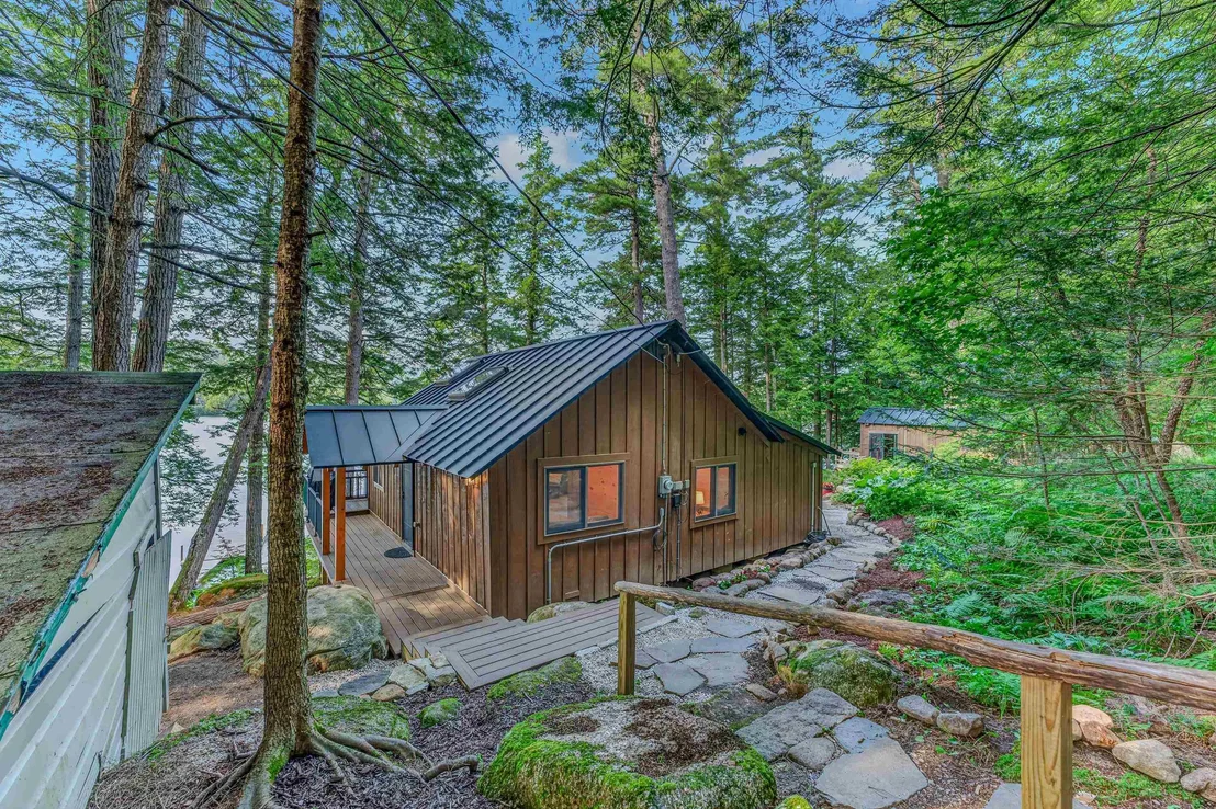 Photo of 16 Hemlock
