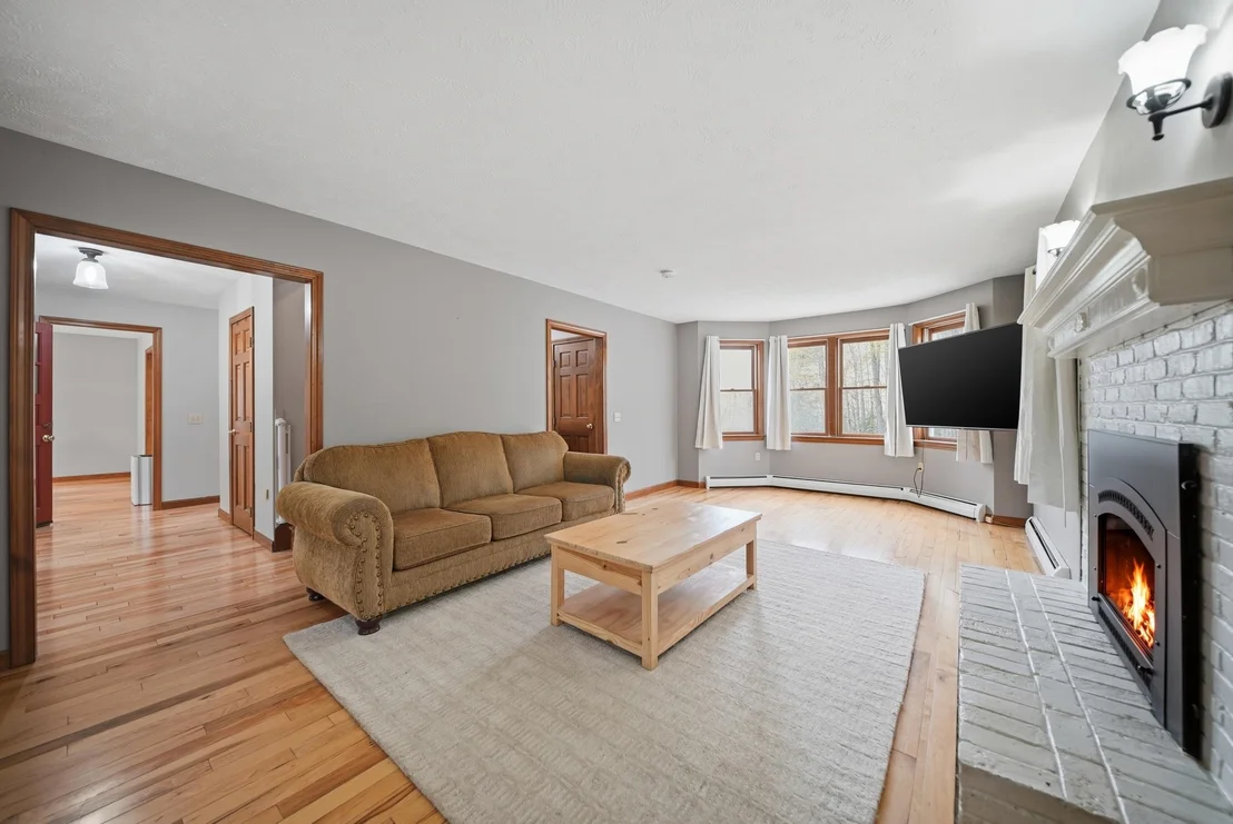Photo of 142 Forestview