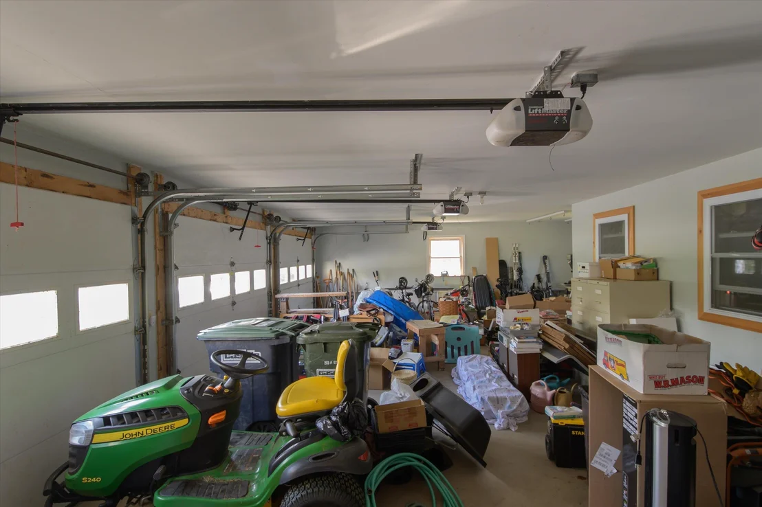 Photo of 2291 Bronson