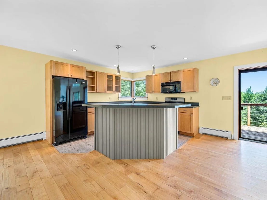 Photo of 210 Rowell Hill