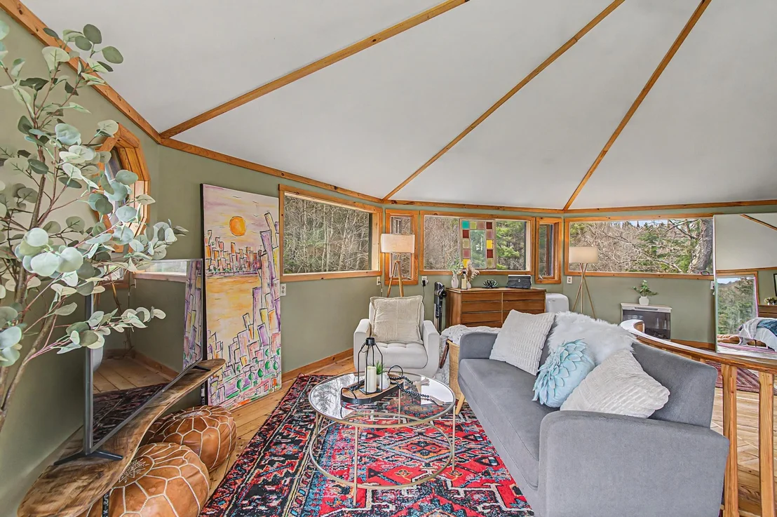 Photo of 2212 Symonds Mill