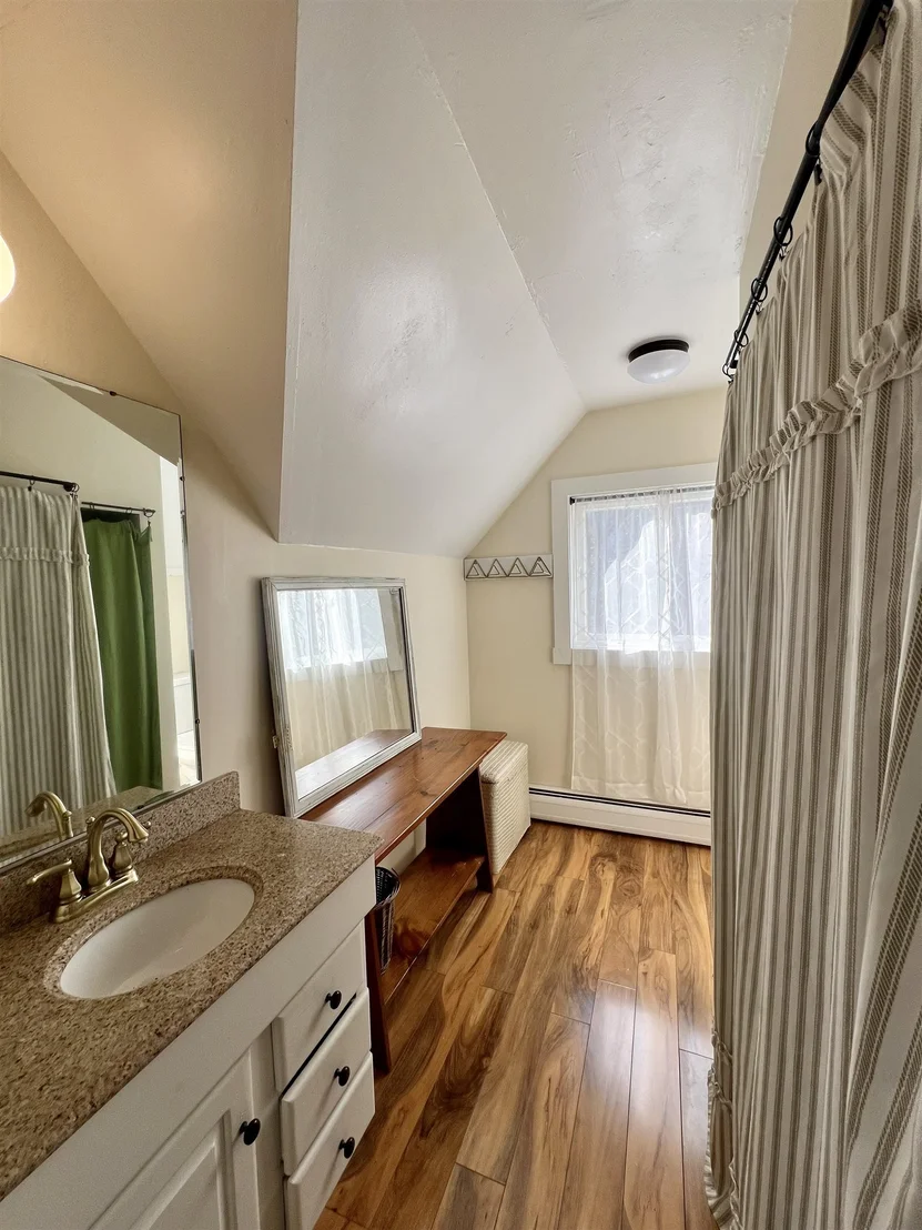 Photo of 883 Smead