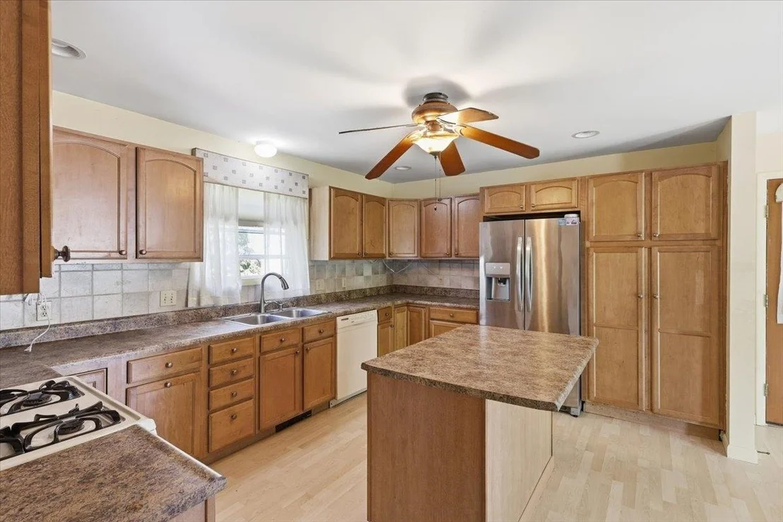 Photo of 23 Blondin