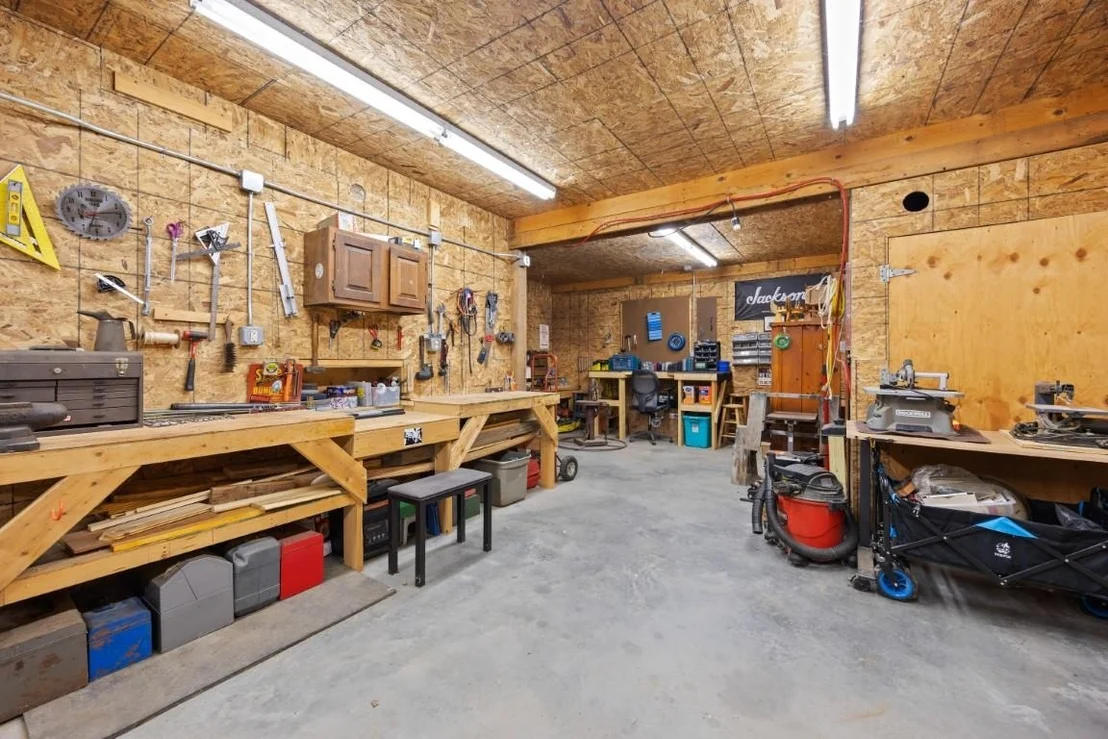 Photo of 335 Granite