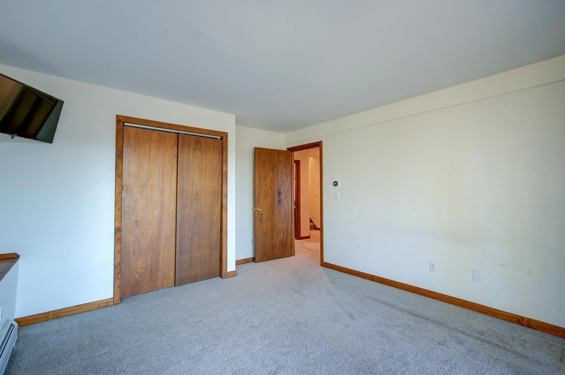 Photo of 27 Upper Lake View