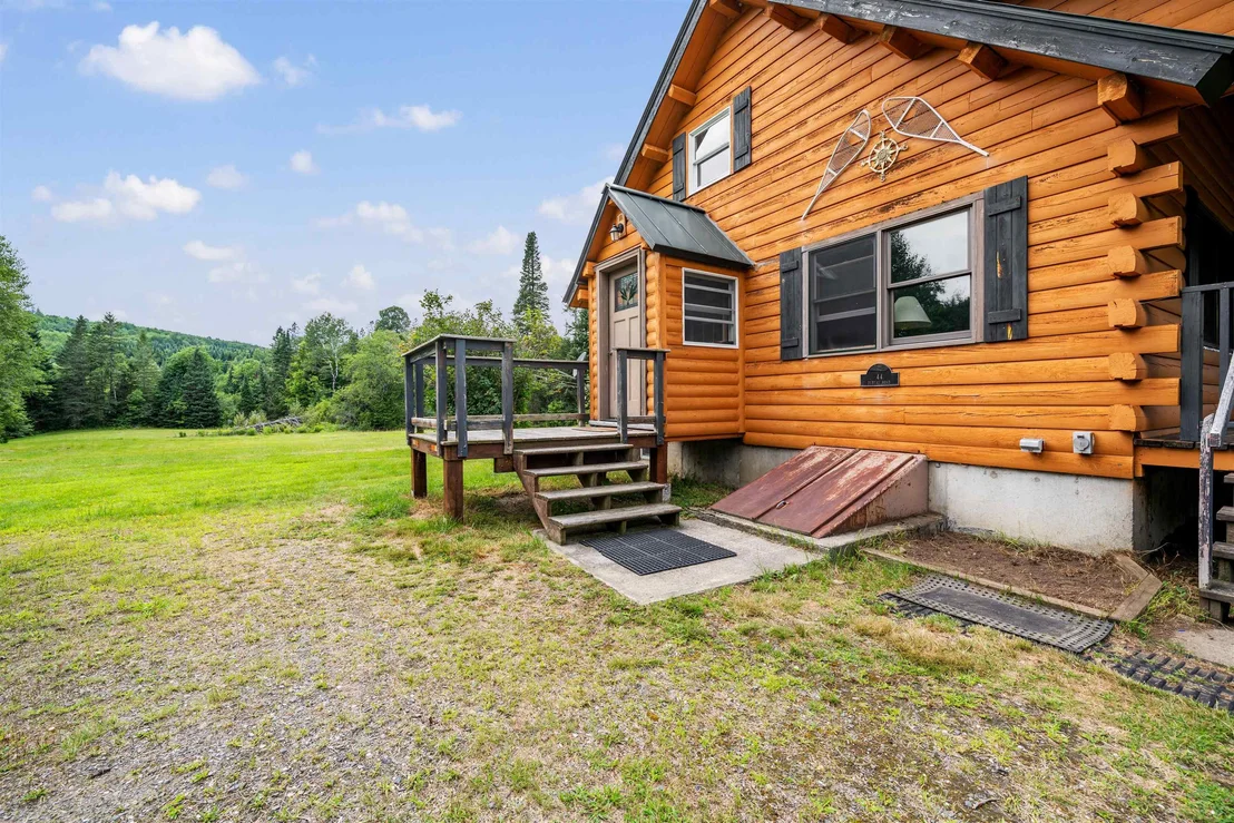 Photo of 44 Dubeau