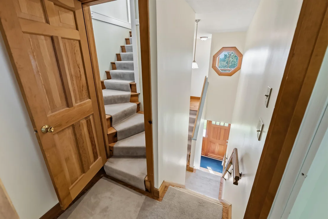 Photo of 1087 County