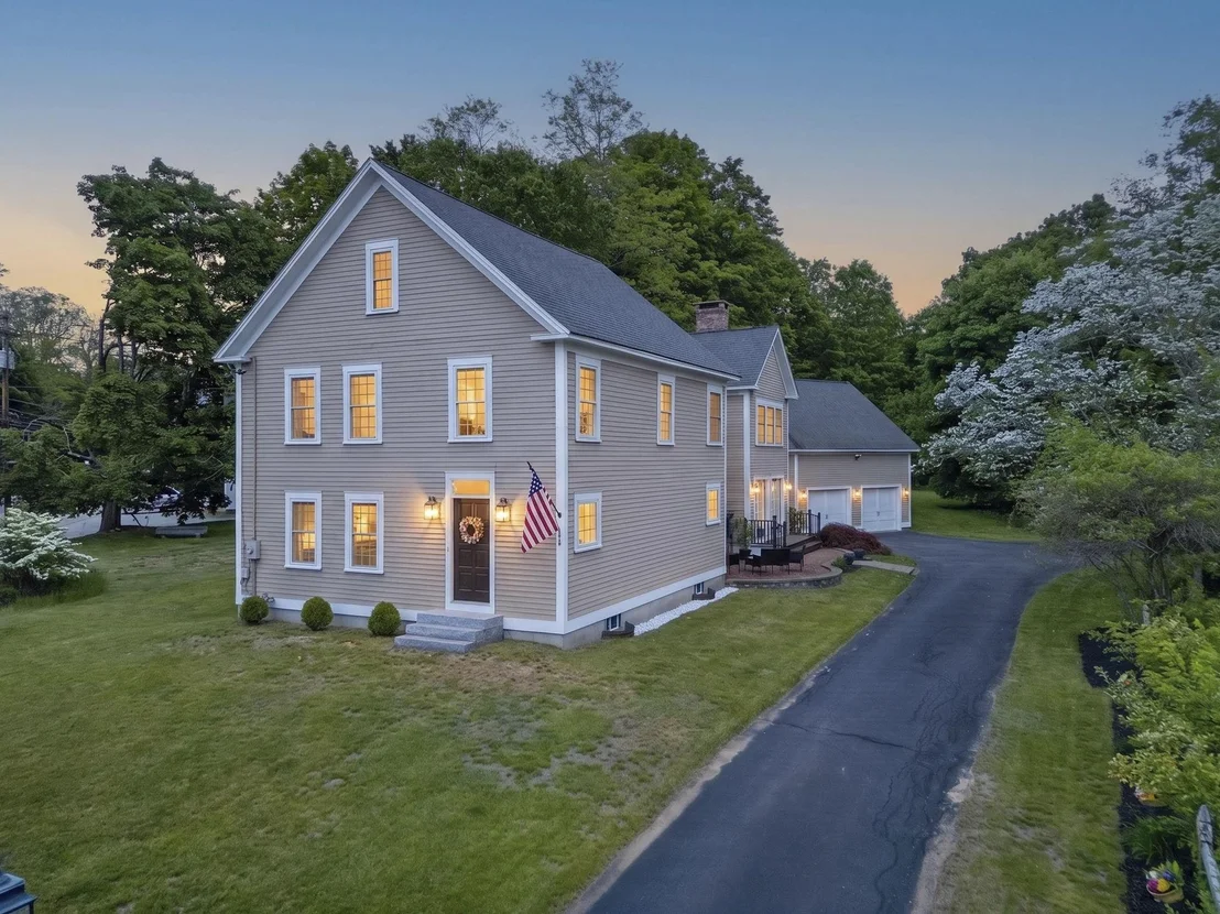 Photo of 376 Main