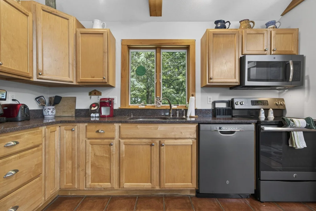Photo of 2221 Valley