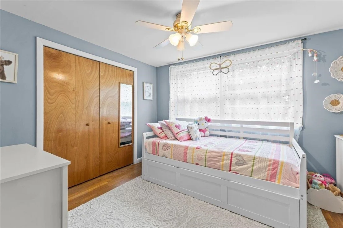 Photo of 6 Edgewood