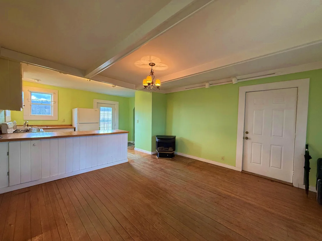 Photo of 2570 Maple Hill