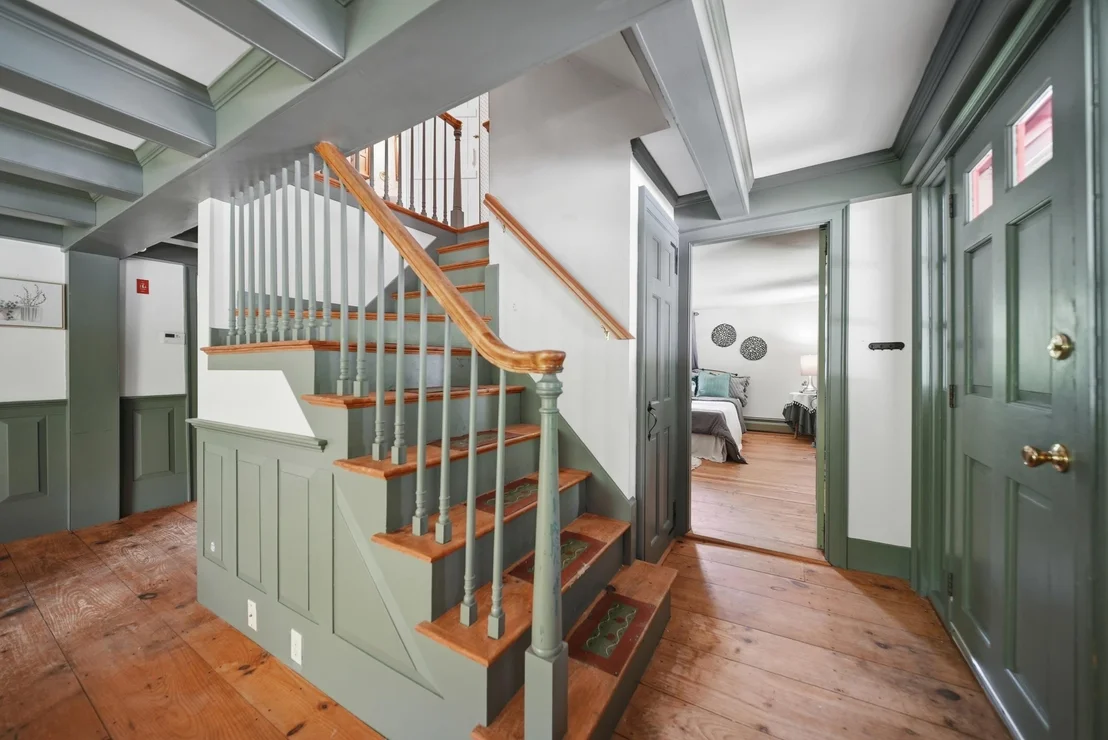 Photo of 60 Old Deerfield