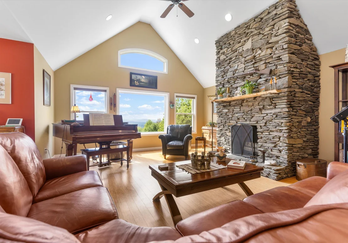 Photo of 408 Dubray