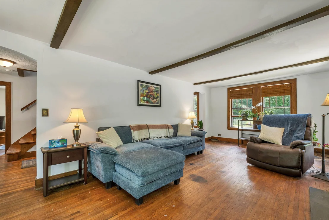 Photo of 652 West Side