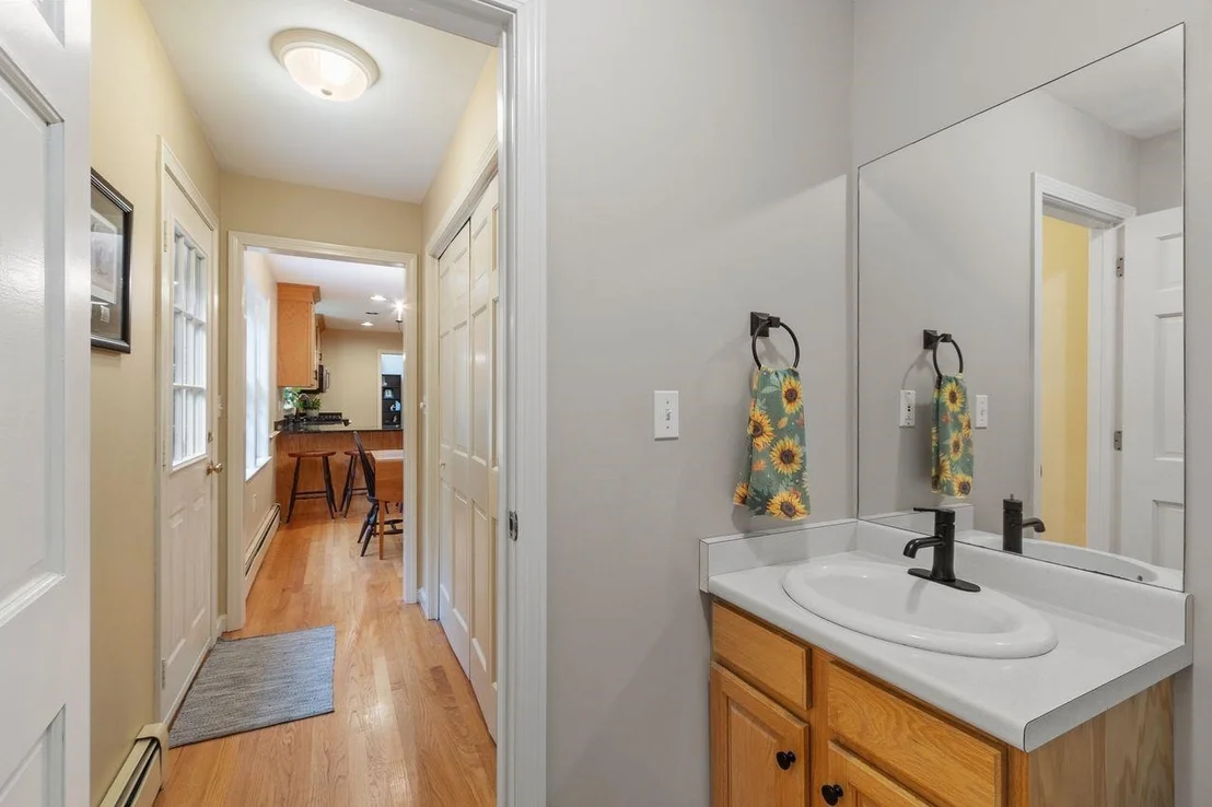 Photo of 25 Alexander