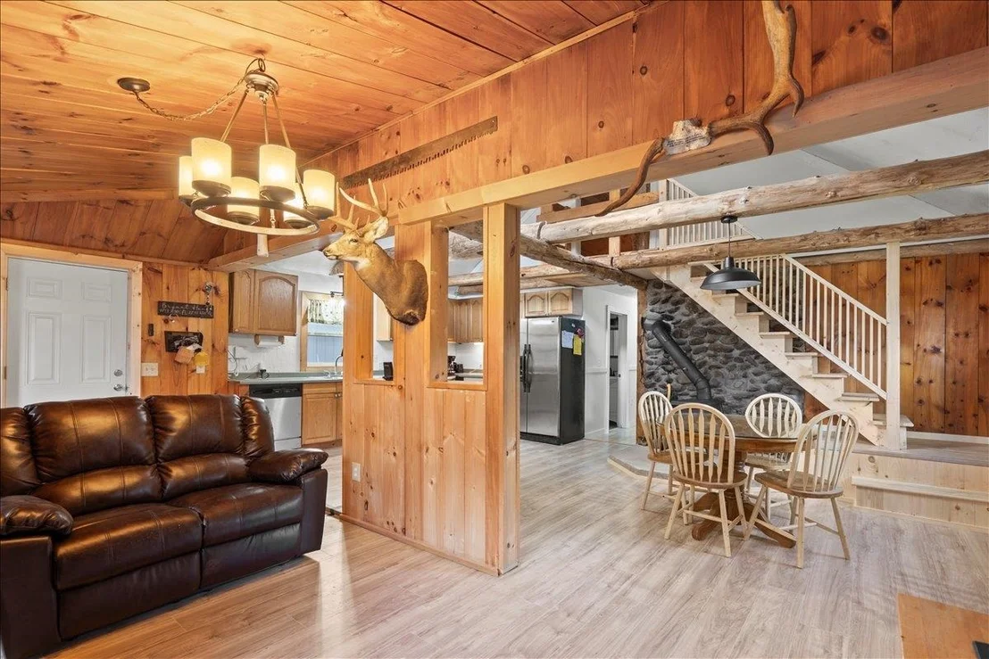 Photo of 3058 Perley