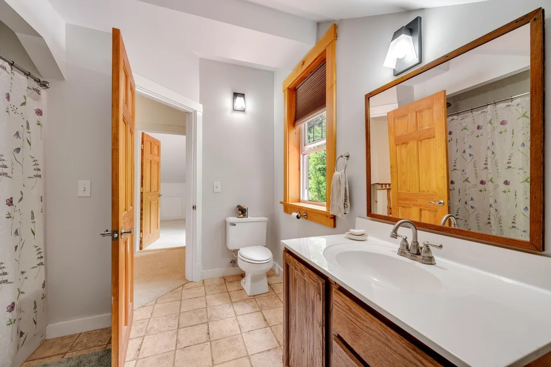 Photo of 1012 Hallstrom
