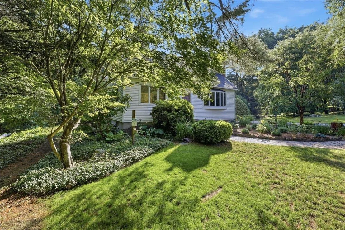 Photo of 16 Lakeview