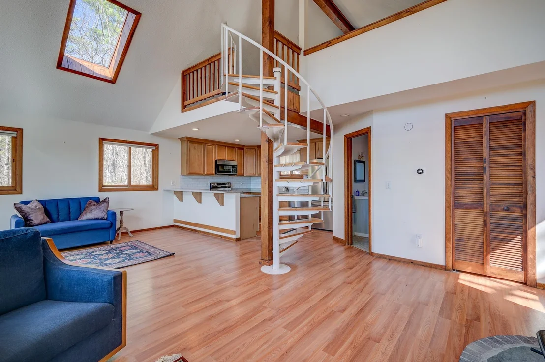 Photo of 27 Upper Lake View