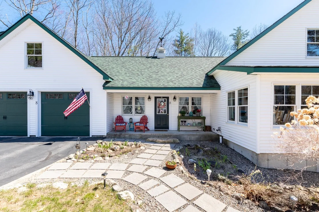 Photo of 8 Oak Knoll