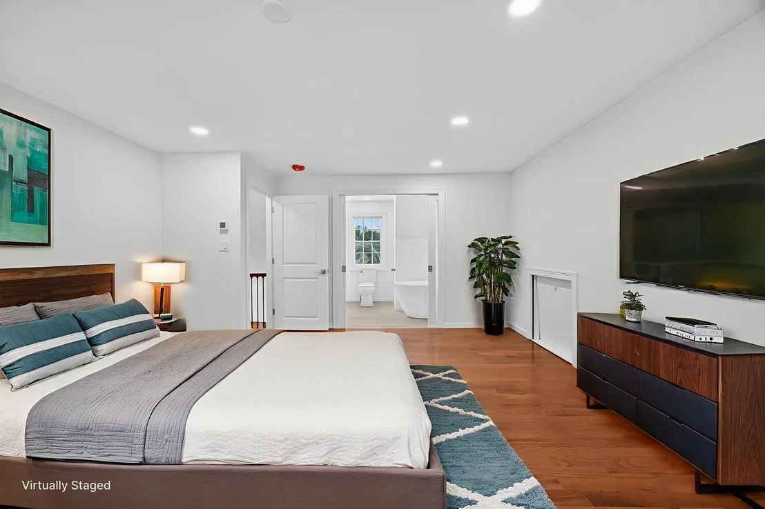 Photo of 166 Londonderry