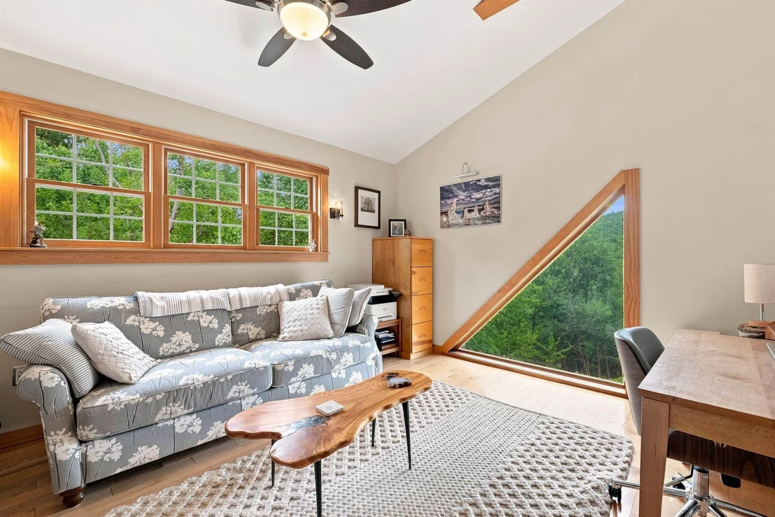 Photo of 125 Cunningham Pond