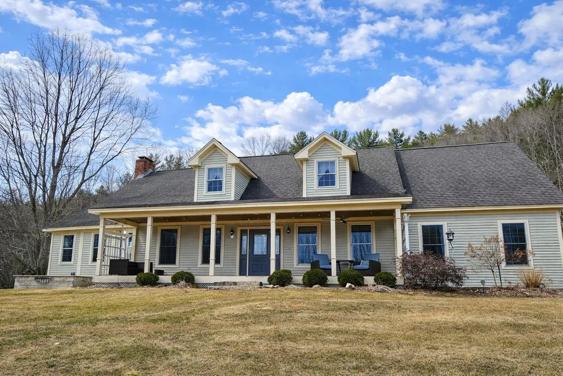 Photo of 692 Old Walpole