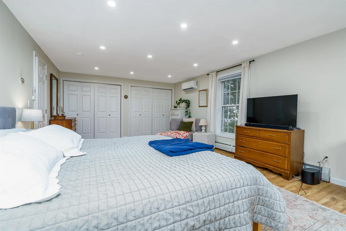 Photo of 37 Tamarack