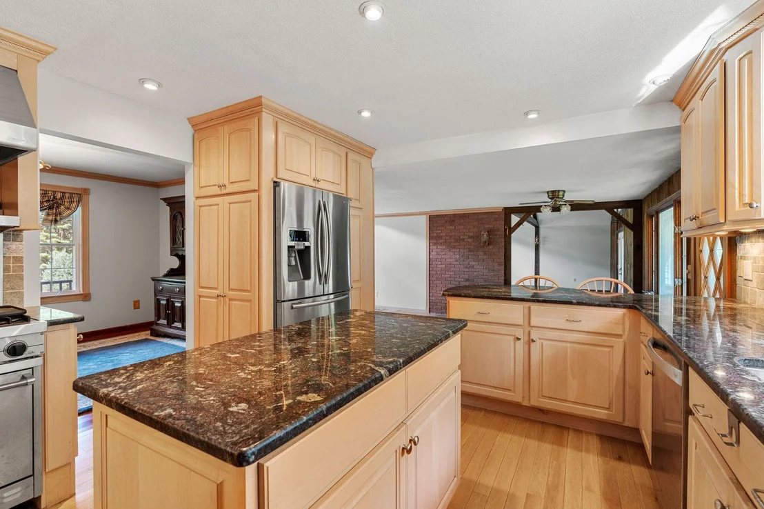 Photo of 34 Sharon