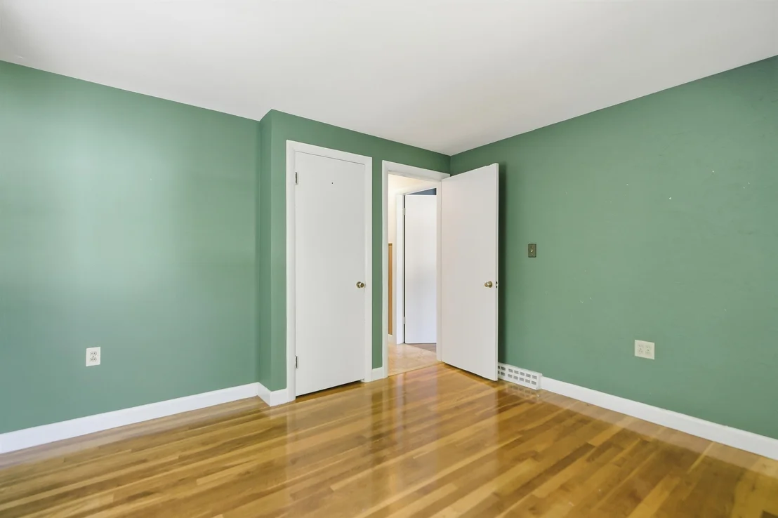 Photo of 32 Henderson
