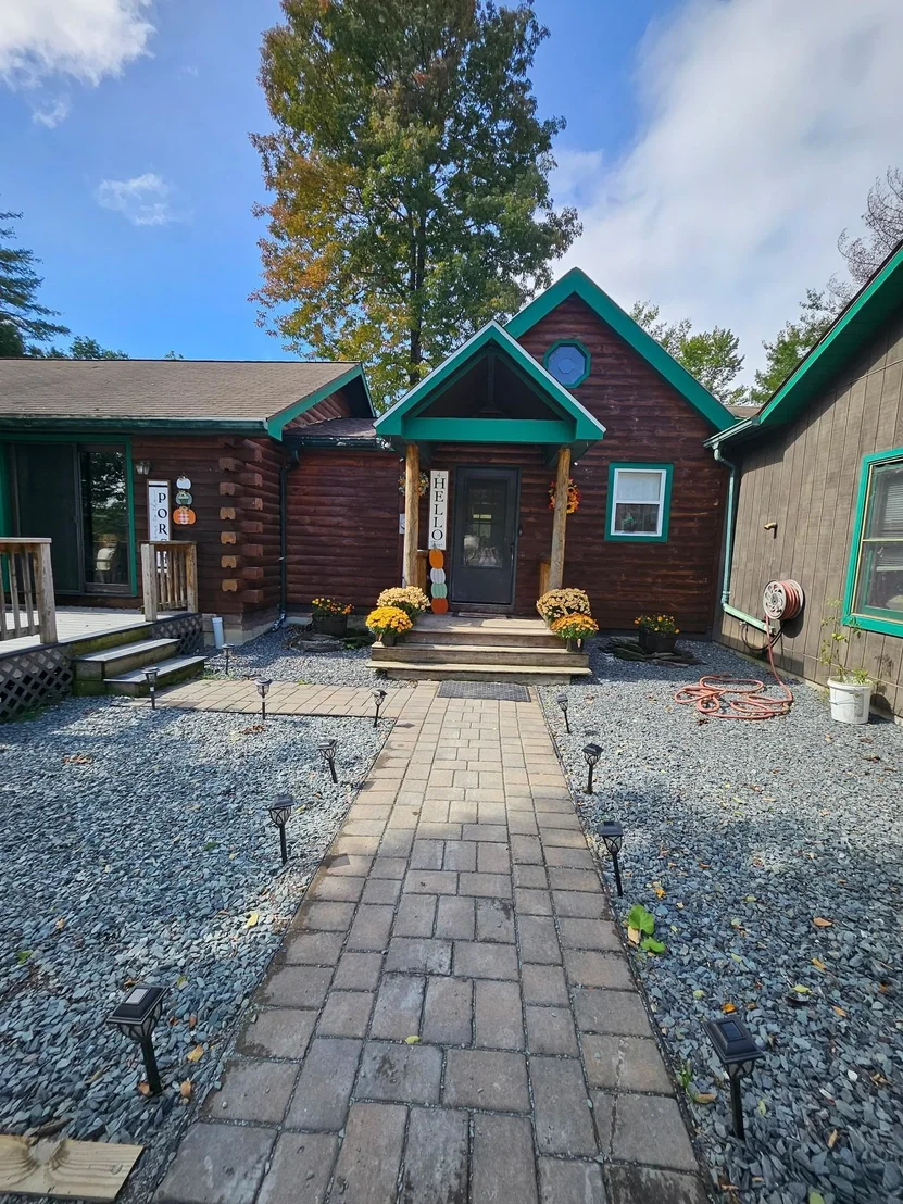 Photo of 731 Howard Hill