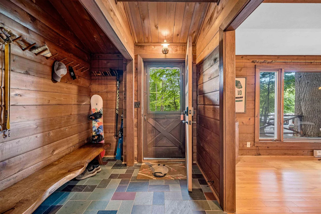 Photo of 17 Middle Pines