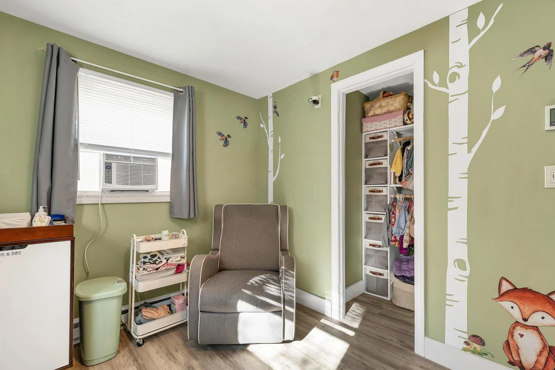 Photo of 6 Emerson