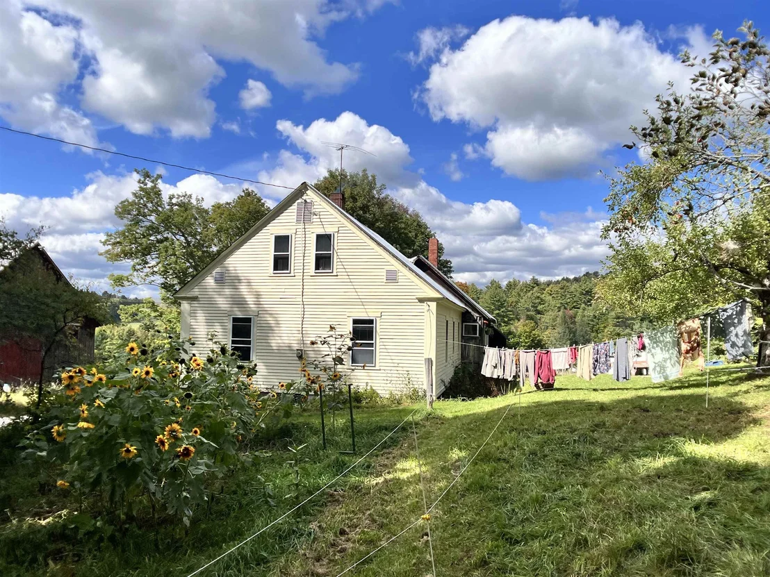 Photo of 575 Somers