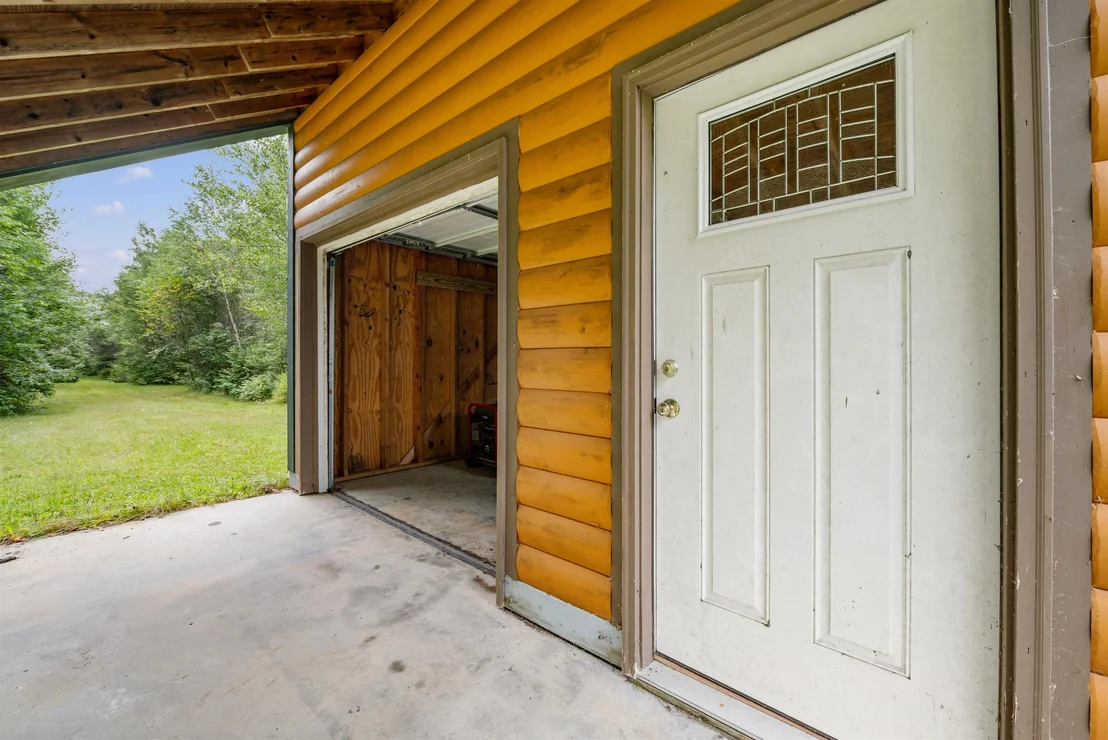 Photo of 44 Dubeau