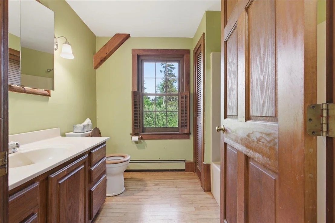Photo of 1378 Hallstrom