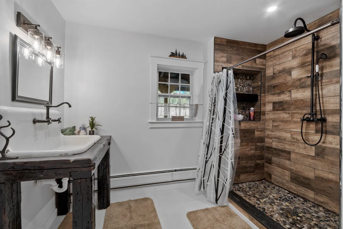 Photo of 2758 Main