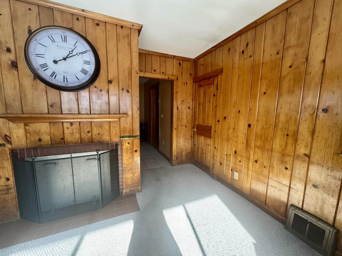 Photo of 137 Wall